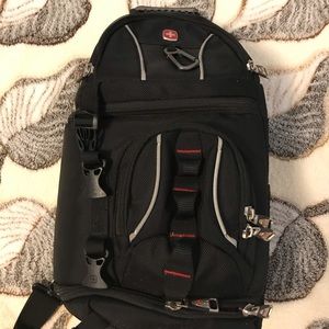 SWISSGEAR CAMERA BACKPACK